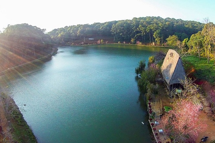 Dak Ke Lake
